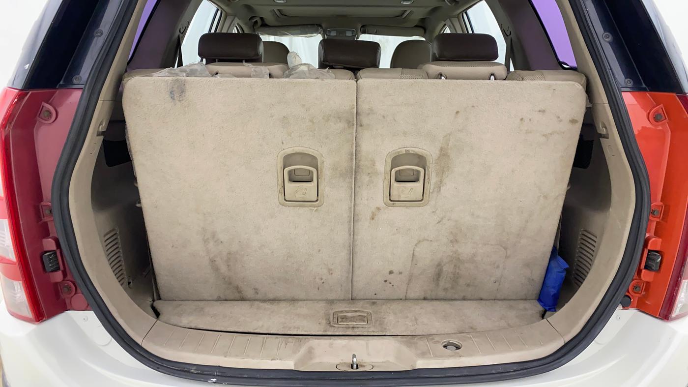 2016 Mahindra XUV500 W10 AT, Diesel, Automatic, 1,22,669 km, Boot Inside