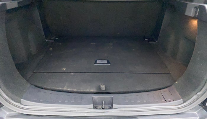 2022 Tata Harrier XT PLUS 2.0L KRYOTEC DARK EDITON, Diesel, Manual, 13,768 km, Boot Inside