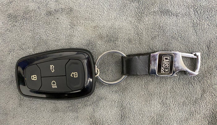 2022 Tata Harrier XT PLUS 2.0L KRYOTEC DARK EDITON, Diesel, Manual, 13,768 km, Key Close Up