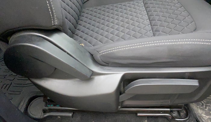 2022 Tata Harrier XT PLUS 2.0L KRYOTEC DARK EDITON, Diesel, Manual, 13,768 km, Driver Side Adjustment Panel