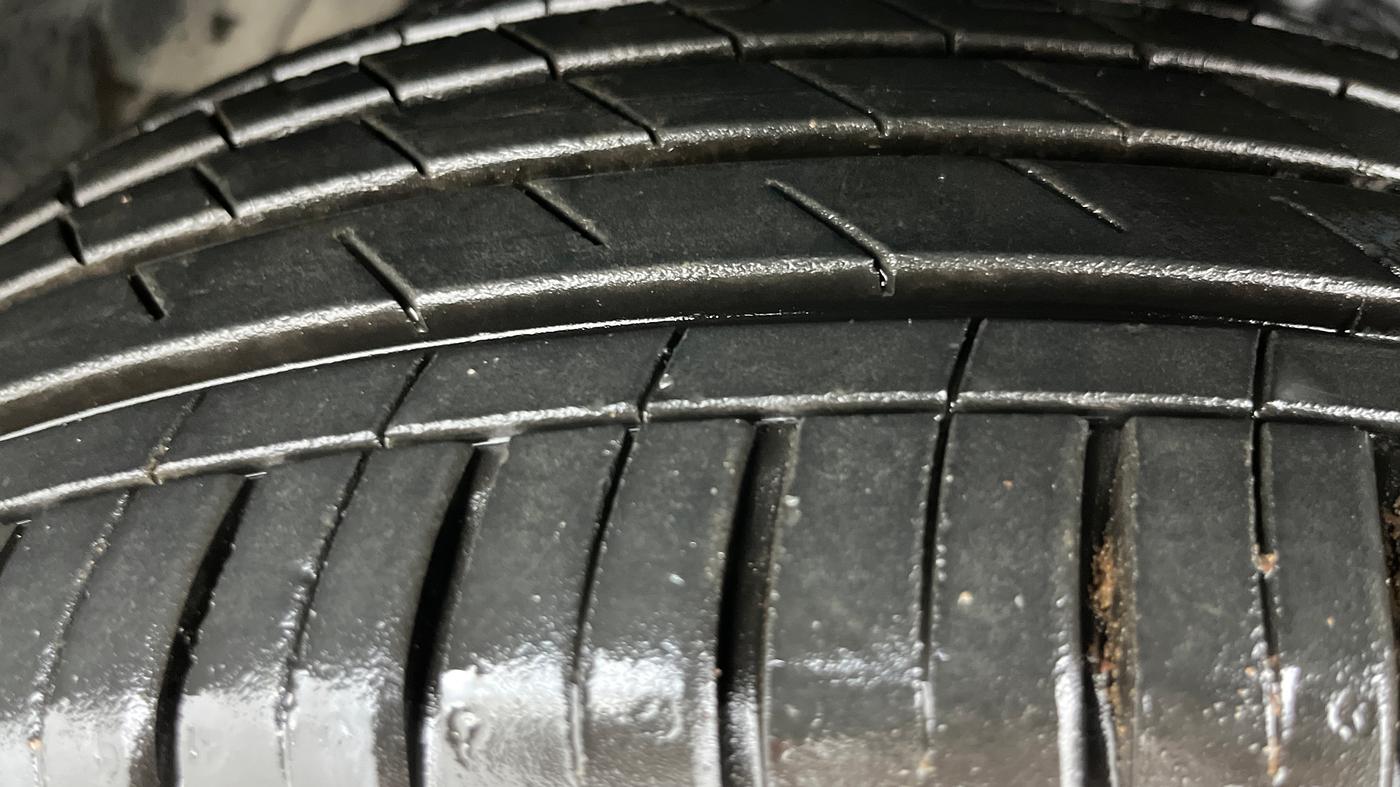 2024 Tata Curvv Accomplished S 1.2 Petrol 7DCA, Petrol, Automatic, 1,401 km, Left Front Tyre Tread