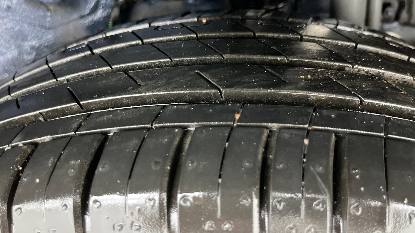 2024 Tata Curvv Accomplished S 1.2 Petrol 7DCA, Petrol, Automatic, 1,401 km, Left Rear Tyre Tread