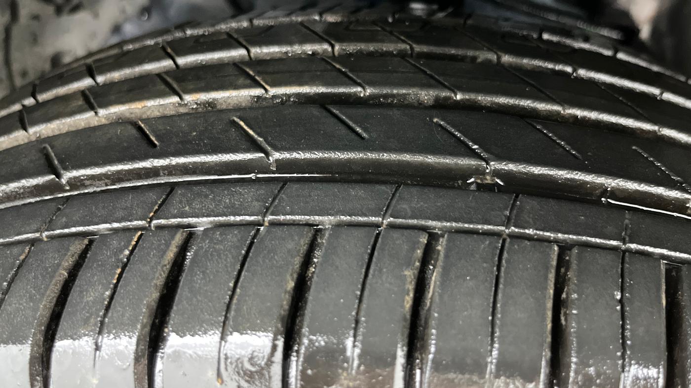 2024 Tata Curvv Accomplished S 1.2 Petrol 7DCA, Petrol, Automatic, 1,401 km, Right Front Tyre Tread