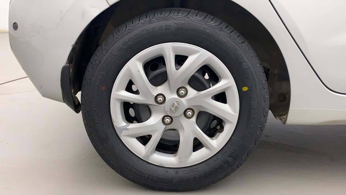 2017 Hyundai Grand i10 MAGNA AT 1.2 KAPPA VTVT, Petrol, Automatic, 62,458 km, Right Rear Wheel