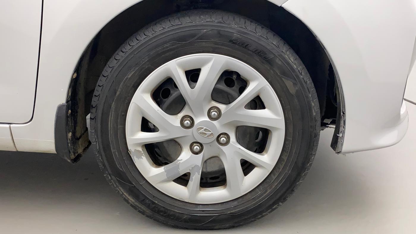 2017 Hyundai Grand i10 MAGNA AT 1.2 KAPPA VTVT, Petrol, Automatic, 62,458 km, Right Front Wheel