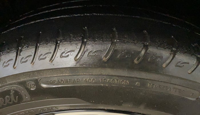 2022 KIA CARENS LUXURY PLUS 1.4 PETROL DCT 7 STR, Petrol, Automatic, 37,117 km, Right Front Tyre Tread