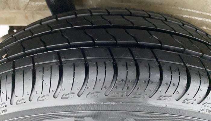 2019 Maruti New Wagon-R ZXI 1.2 old, Petrol, Manual, 32,324 km, Right Rear Tyre Tread