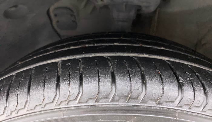 2020 Hyundai NEW I20 SPORTZ 1.2 MT, Petrol, Manual, 60,659 km, Left Front Tyre Tread