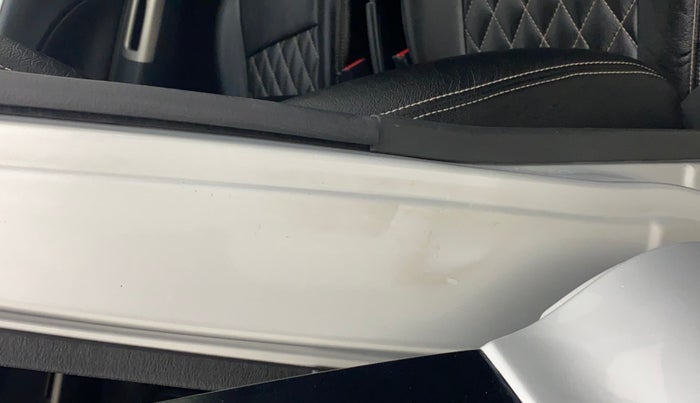 2018 Nissan Micra Active XL O, Petrol, Manual, 33,048 km, Right B pillar - Paint is slightly faded