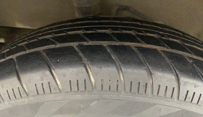 2018 Nissan Micra Active XL O, Petrol, Manual, 33,048 km, Right Rear Tyre Tread