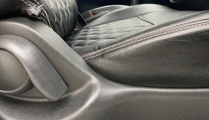 2018 Nissan Micra Active XL O, Petrol, Manual, 33,048 km, Driver Side Adjustment Panel