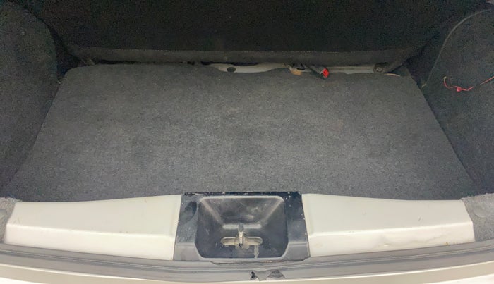 2018 Nissan Micra Active XL O, Petrol, Manual, 33,048 km, Boot Inside