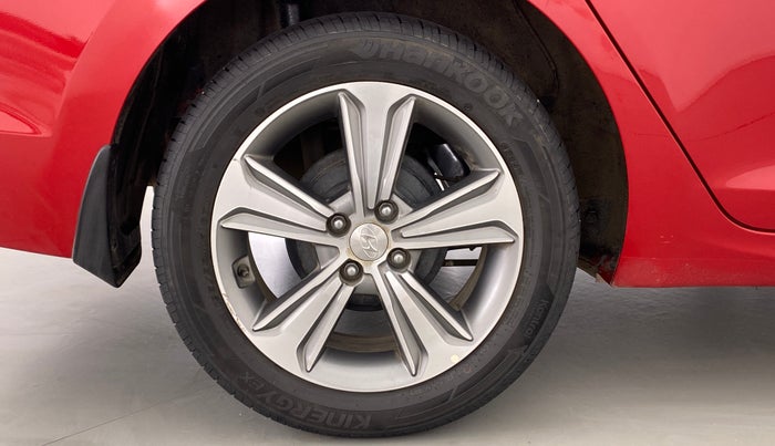 2019 Hyundai Verna 1.6 SX VTVT (O), Petrol, Manual, 19,522 km, Right Rear Wheel