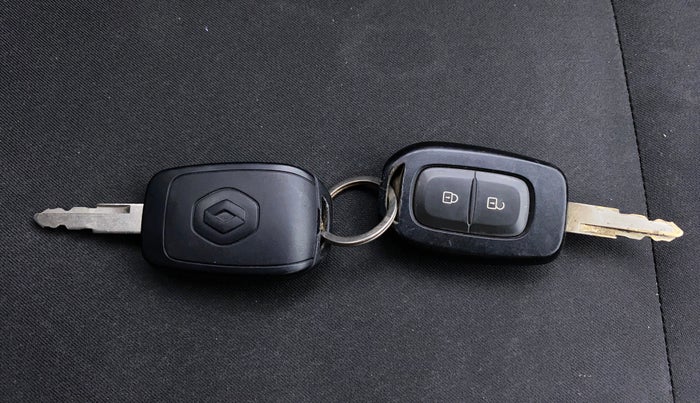 2019 Renault Kwid CLIMBER 1.0 AMT, Petrol, Automatic, 15,910 km, Key Close Up