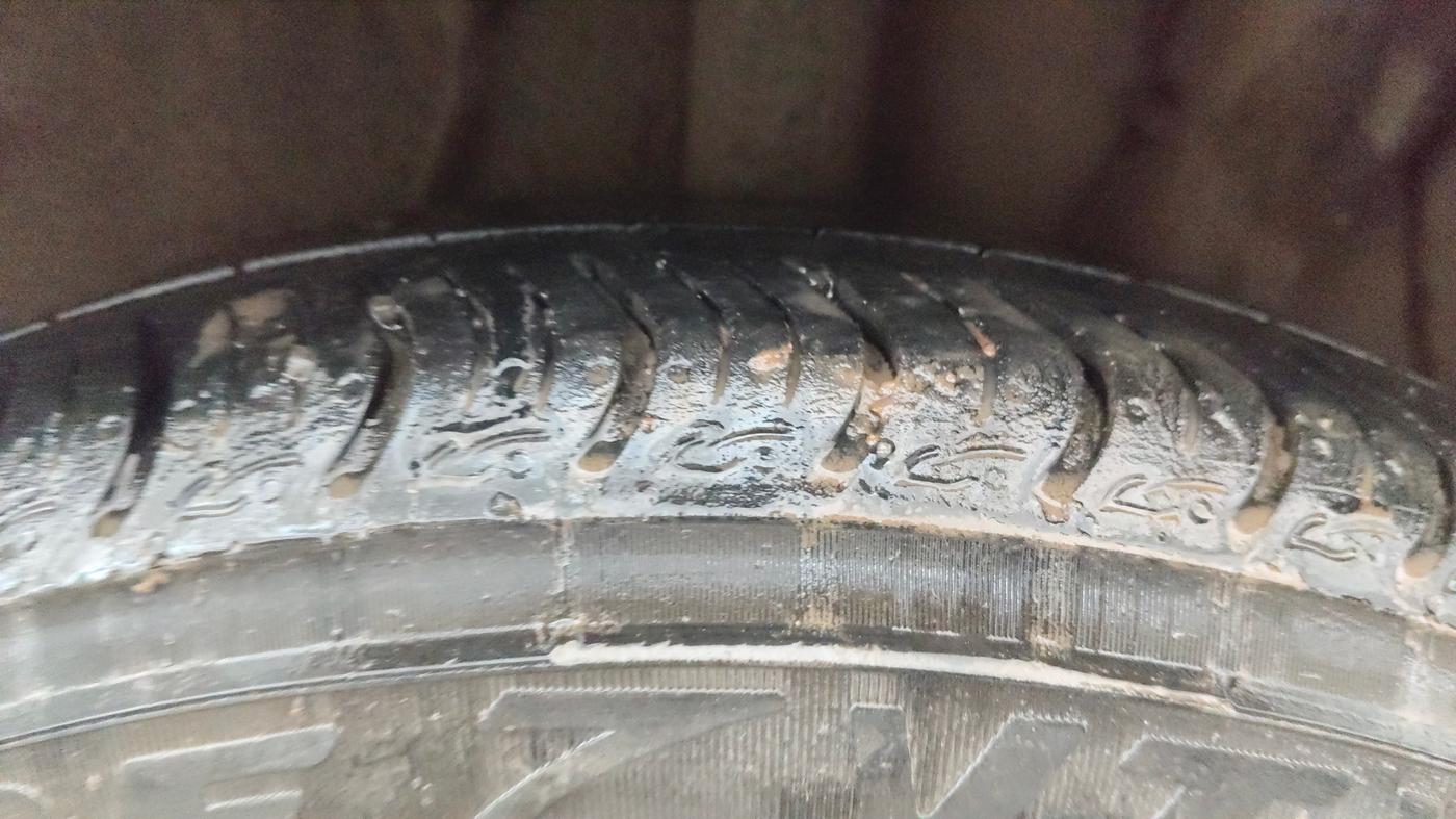 2020 Hyundai AURA SX 1.2, Petrol, Manual, 95,757 km, Left Rear Tyre Tread