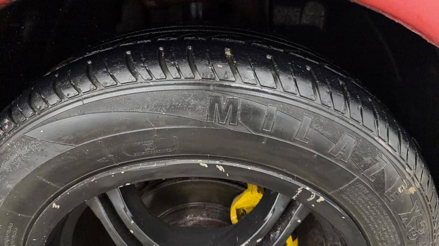2017 Tata TIGOR XZ PETROL, CNG, Manual, 74,324 km, Right Front Tyre Tread