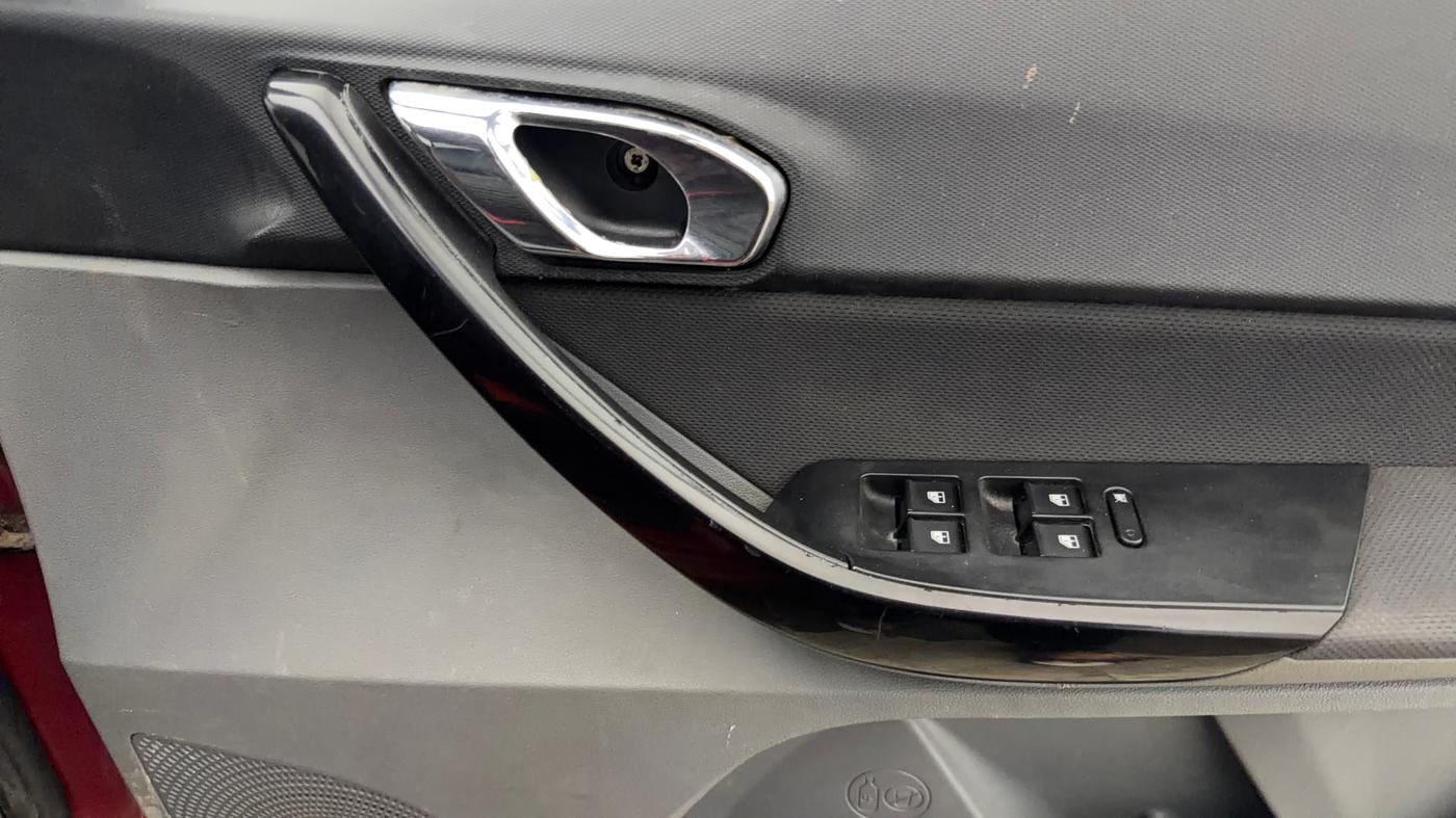 2017 Tata TIGOR XZ PETROL, CNG, Manual, 74,324 km, Driver Side Door Panels Control