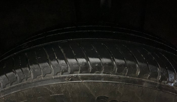 2023 Nissan MAGNITE XE, Petrol, Manual, 40,447 km, Left Rear Tyre Tread