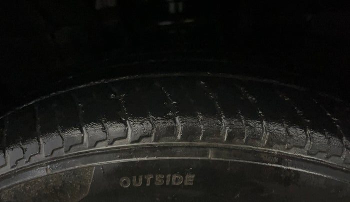 2023 Nissan MAGNITE XE, Petrol, Manual, 40,447 km, Left Front Tyre Tread