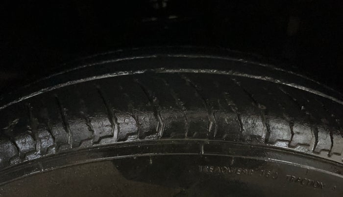 2023 Nissan MAGNITE XE, Petrol, Manual, 40,447 km, Right Front Tyre Tread