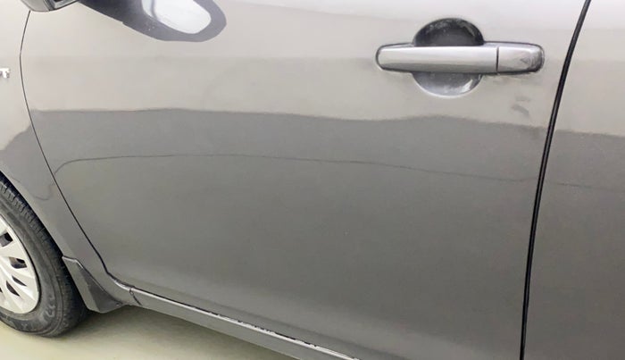 2016 Maruti Swift VXI, Petrol, Manual, 58,408 km, Front passenger door - Slightly dented