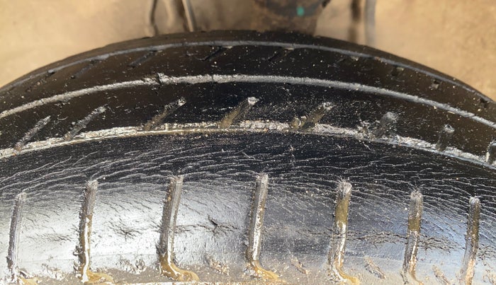 2020 Maruti Alto LXI, Petrol, Manual, 35,941 km, Left Front Tyre Tread