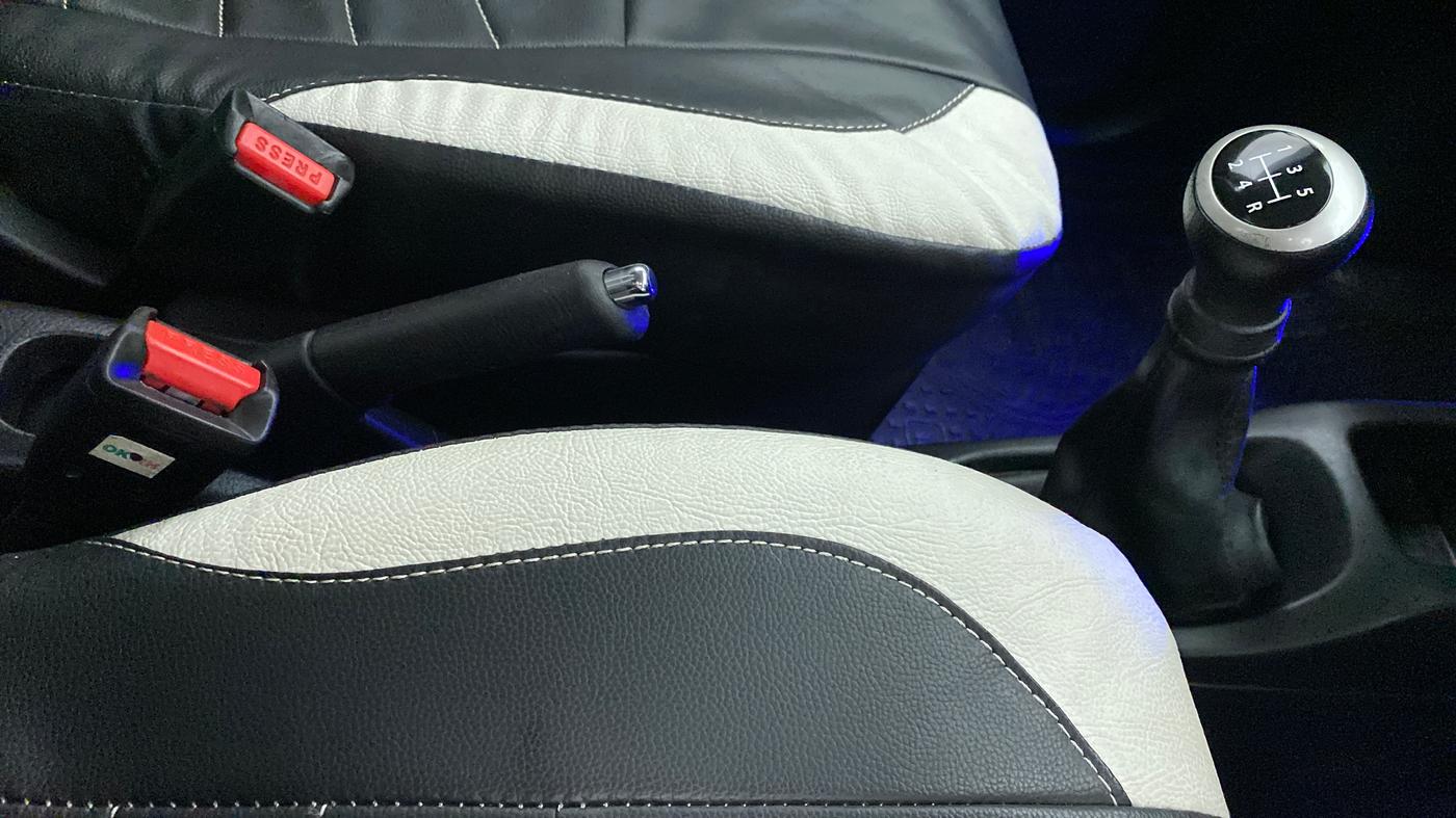 2018 Maruti Wagon R 1.0 VXI, Petrol, Manual, 15,855 km, Gear Lever