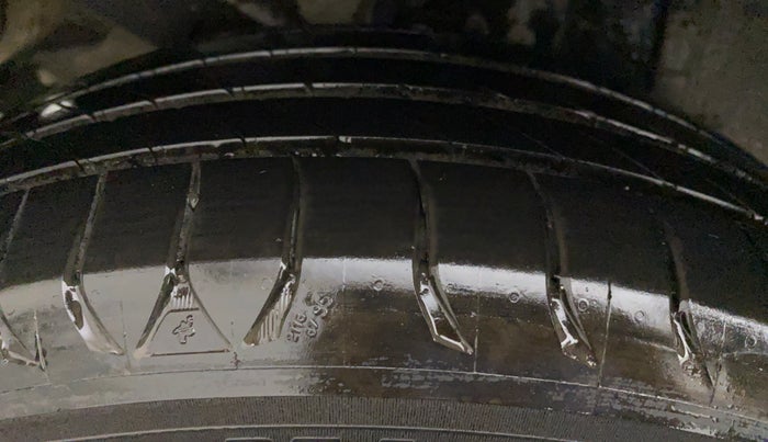 2017 Hyundai Verna 1.6 SX (O) CRDI MT, Diesel, Manual, 47,089 km, Right Rear Tyre Tread