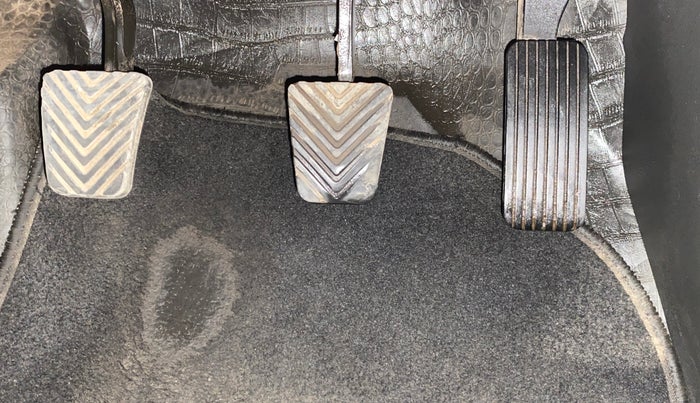 2017 Hyundai Verna 1.6 SX (O) CRDI MT, Diesel, Manual, 47,089 km, Pedals