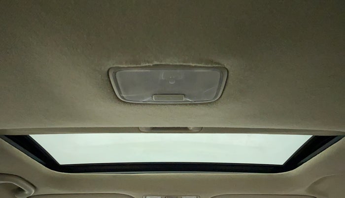 2017 Hyundai Verna 1.6 SX (O) CRDI MT, Diesel, Manual, 47,089 km, Moonroof/ Sunroof