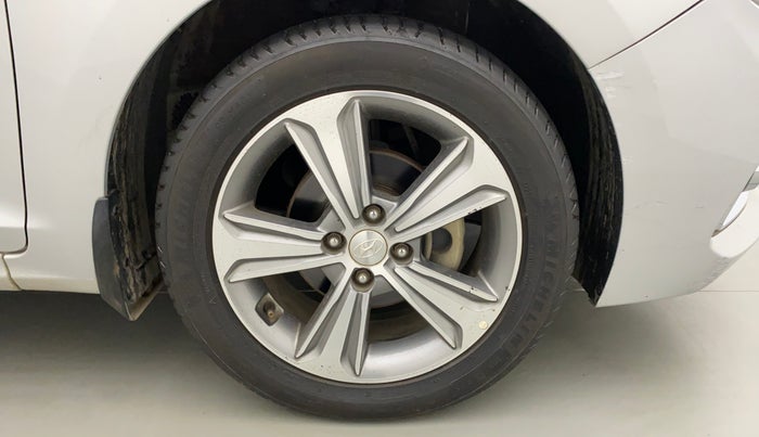 2017 Hyundai Verna 1.6 SX (O) CRDI MT, Diesel, Manual, 47,089 km, Right Front Wheel