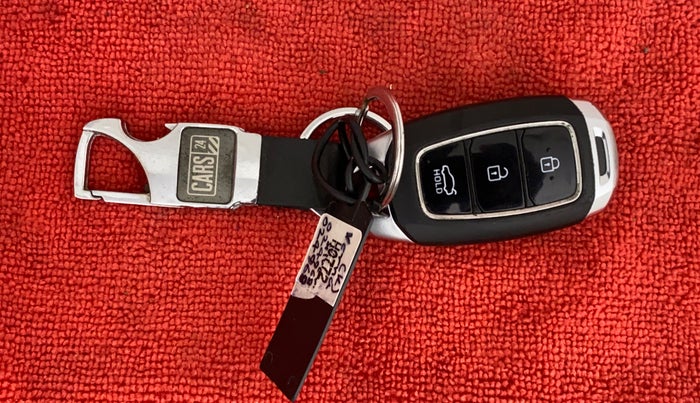 2017 Hyundai Verna 1.6 SX (O) CRDI MT, Diesel, Manual, 47,089 km, Key Close Up