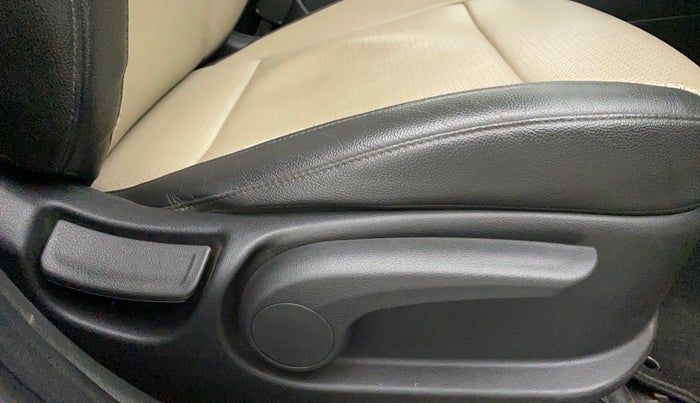 2017 Hyundai Verna 1.6 SX (O) CRDI MT, Diesel, Manual, 47,089 km, Driver Side Adjustment Panel