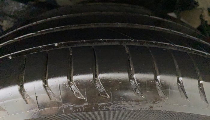 2017 Hyundai Verna 1.6 SX (O) CRDI MT, Diesel, Manual, 47,089 km, Left Rear Tyre Tread