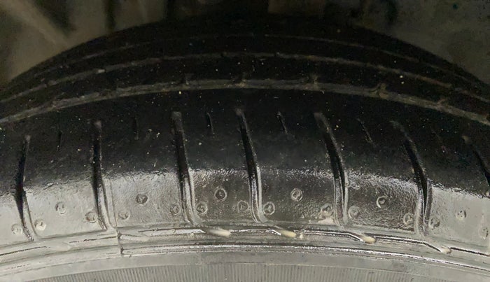 2017 Ford Ecosport TITANIUM 1.5L PETROL, Petrol, Manual, 45,944 km, Left Front Tyre Tread