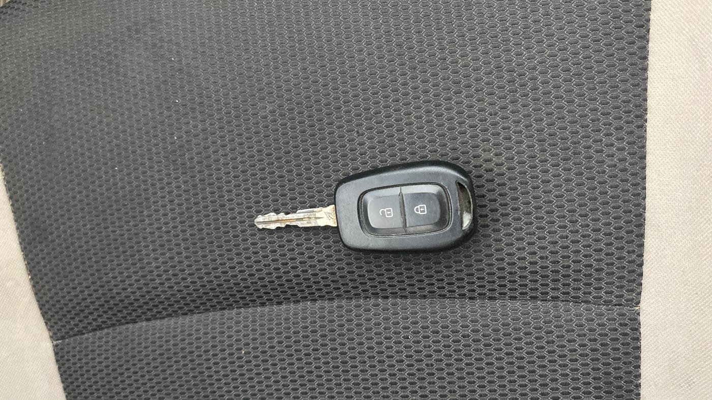 2023 Renault TRIBER RXT, Petrol, Manual, 77,263 km, Key Close Up