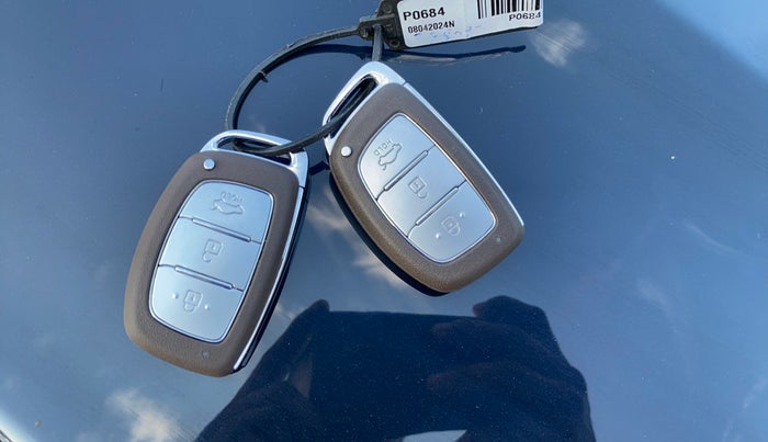 2024 Hyundai AURA SX 1.2 CNG, CNG, Manual, 16,272 km, Key Close Up