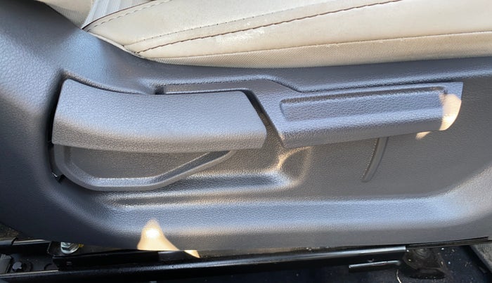 2024 Hyundai AURA SX 1.2 CNG, CNG, Manual, 16,272 km, Driver Side Adjustment Panel