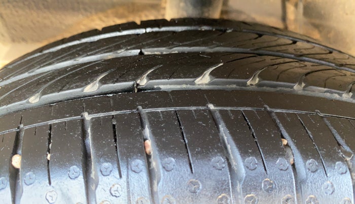 2024 Hyundai AURA SX 1.2 CNG, CNG, Manual, 16,272 km, Right Rear Tyre Tread