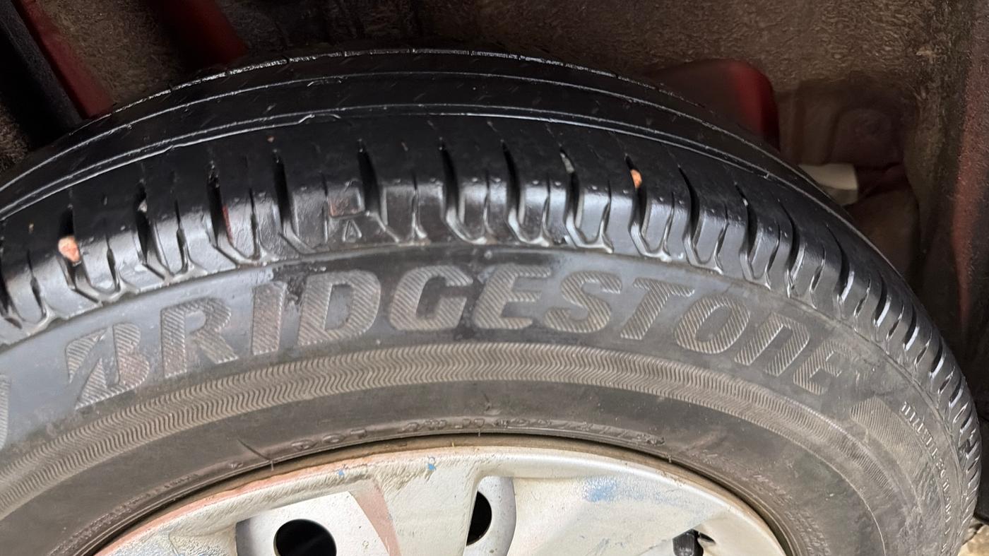 2018 Maruti Swift LXI, Petrol, Manual, 64,177 km, Right Rear Tyre Tread
