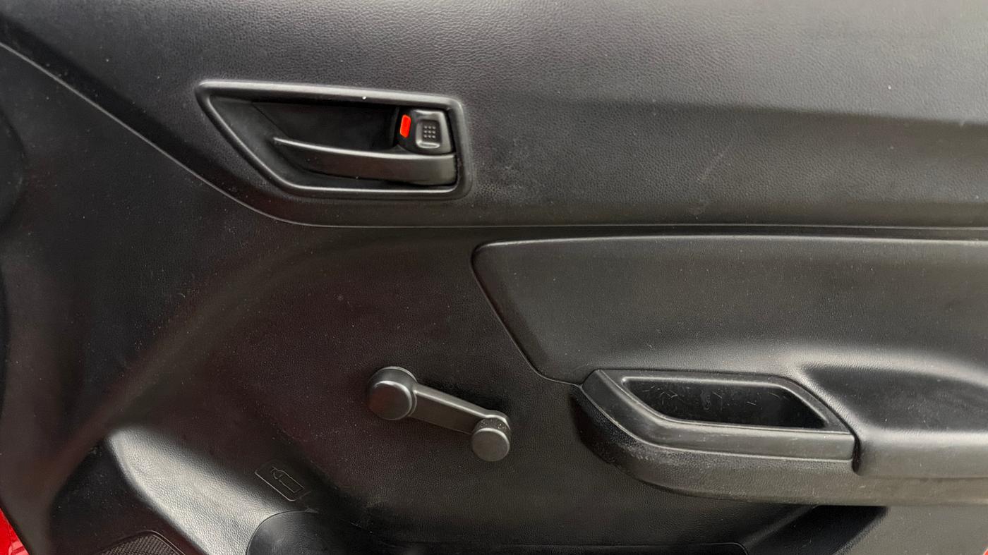 2018 Maruti Swift LXI, Petrol, Manual, 64,177 km, Driver Side Door Panels Control