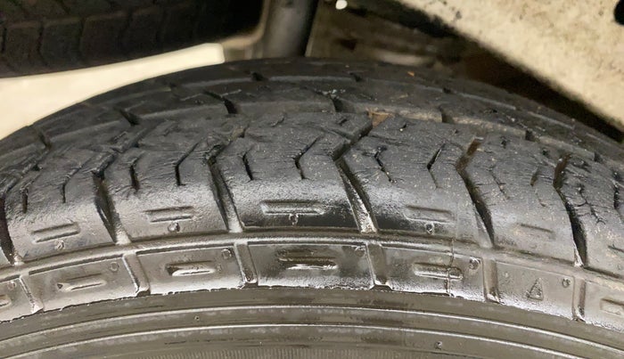 2017 Maruti Eeco 5 STR WITH A/C+HTR, Petrol, Manual, 12,281 km, Right Rear Tyre Tread