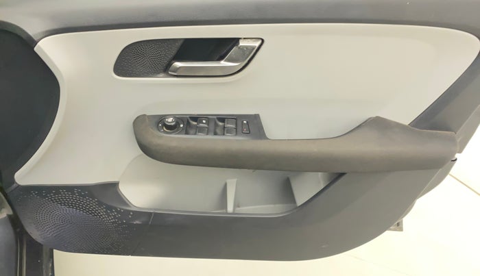 2021 Tata ALTROZ XZ PETROL, Petrol, Manual, 33,952 km, Driver Side Door Panels Control