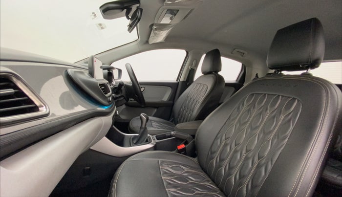 2021 Tata ALTROZ XZ PETROL, Petrol, Manual, 33,952 km, Right Side Front Door Cabin