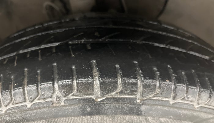 2020 Hyundai Elite i20 MAGNA PLUS 1.2, Petrol, Manual, 44,157 km, Right Front Tyre Tread