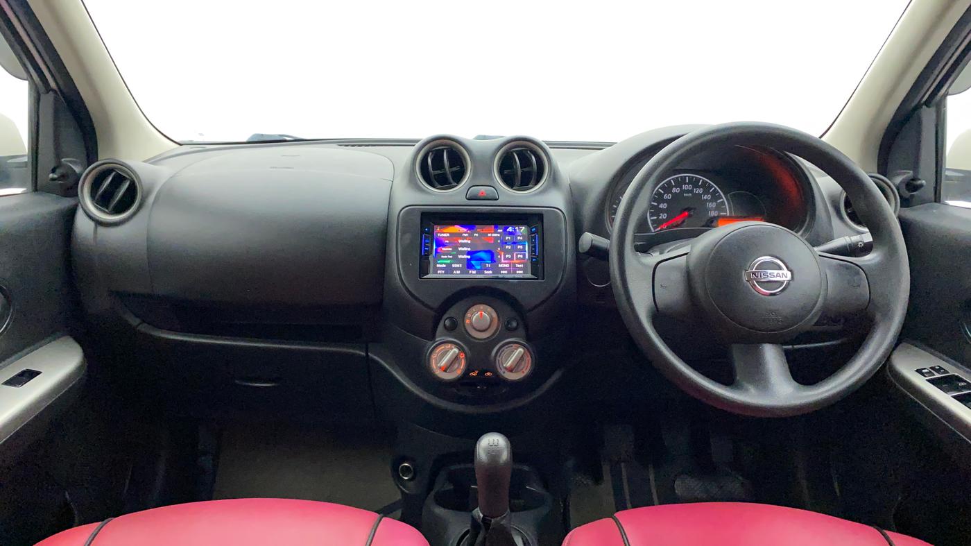 2017 Nissan Micra Active XV SAFETY PACK, Petrol, Manual, 1,11,131 km, Dashboard