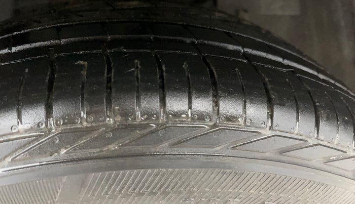 2021 Tata NEXON XZ PLUS DIESEL DUAL TONE, Diesel, Manual, 46,717 km, Right Front Tyre Tread