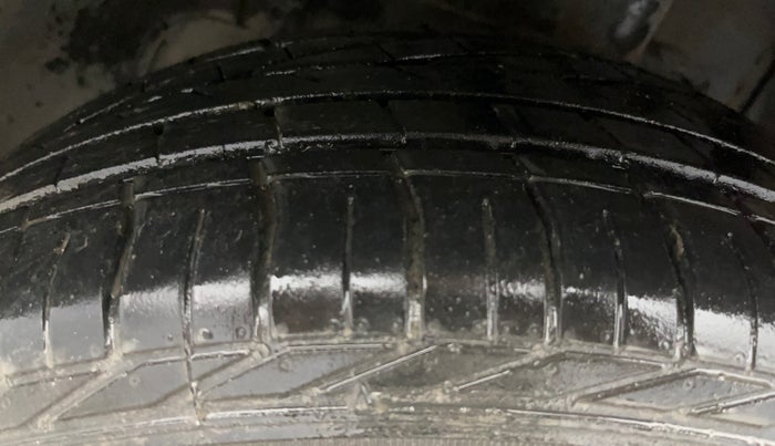 2021 Tata NEXON XZ PLUS DIESEL DUAL TONE, Diesel, Manual, 46,717 km, Left Front Tyre Tread