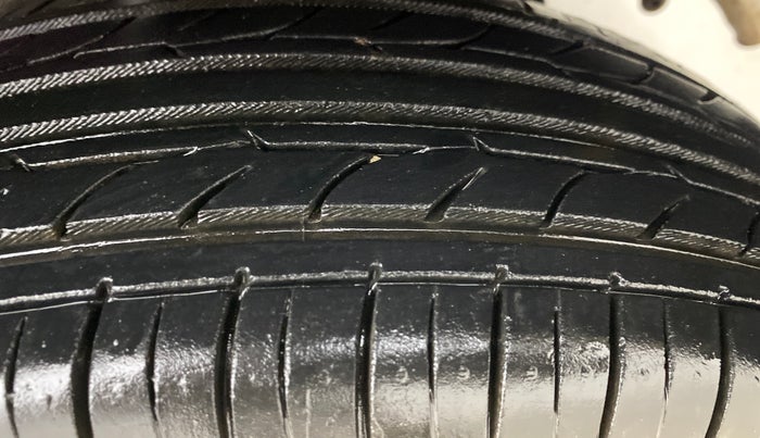 2016 Datsun Redi Go T (O), Petrol, Manual, 44,422 km, Left Rear Tyre Tread