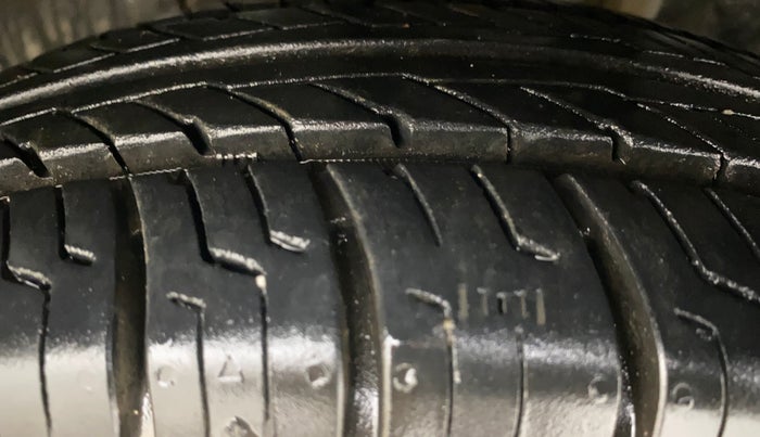 2016 Datsun Redi Go T (O), Petrol, Manual, 44,422 km, Left Front Tyre Tread